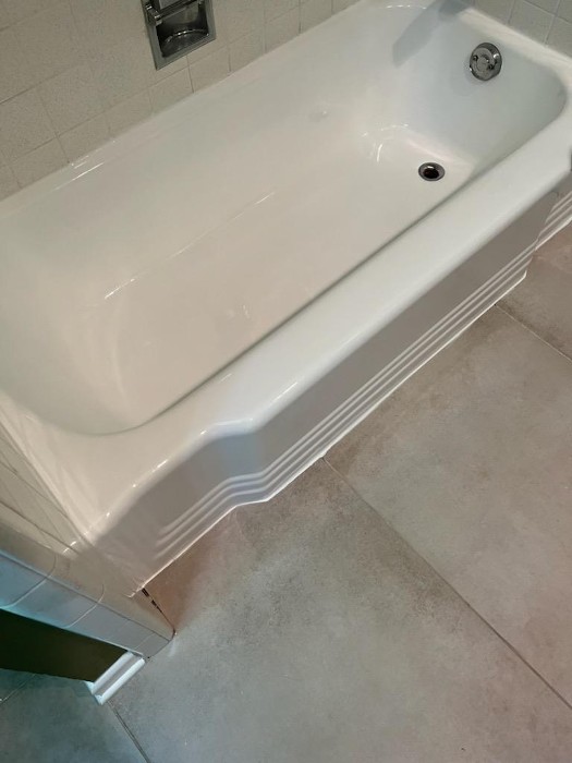 Bath Tub After Cleaning