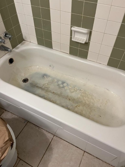 Bath Tub Before Restoration 3